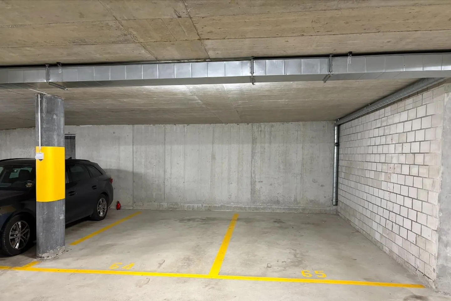 Unterirdischer Parkplatz - Foto 1 von 1