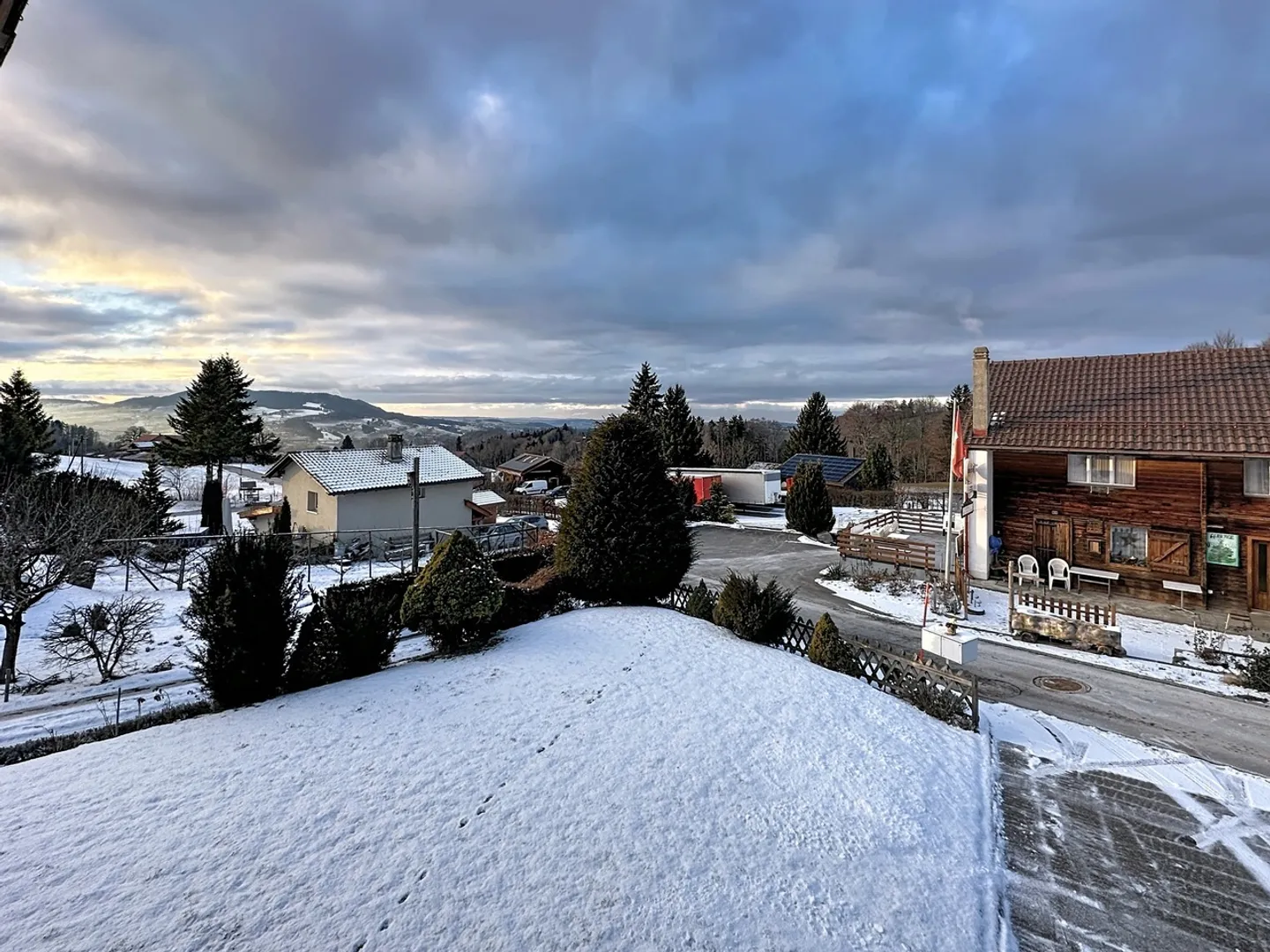 Charmant chalet de deux appartements A proximité de la Berra - Photo 2 sur 9