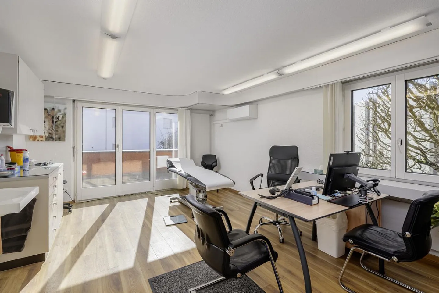 Proprietà di investimento con potenziale di aumento degli affitti a Siebnen - Foto 3 di 5