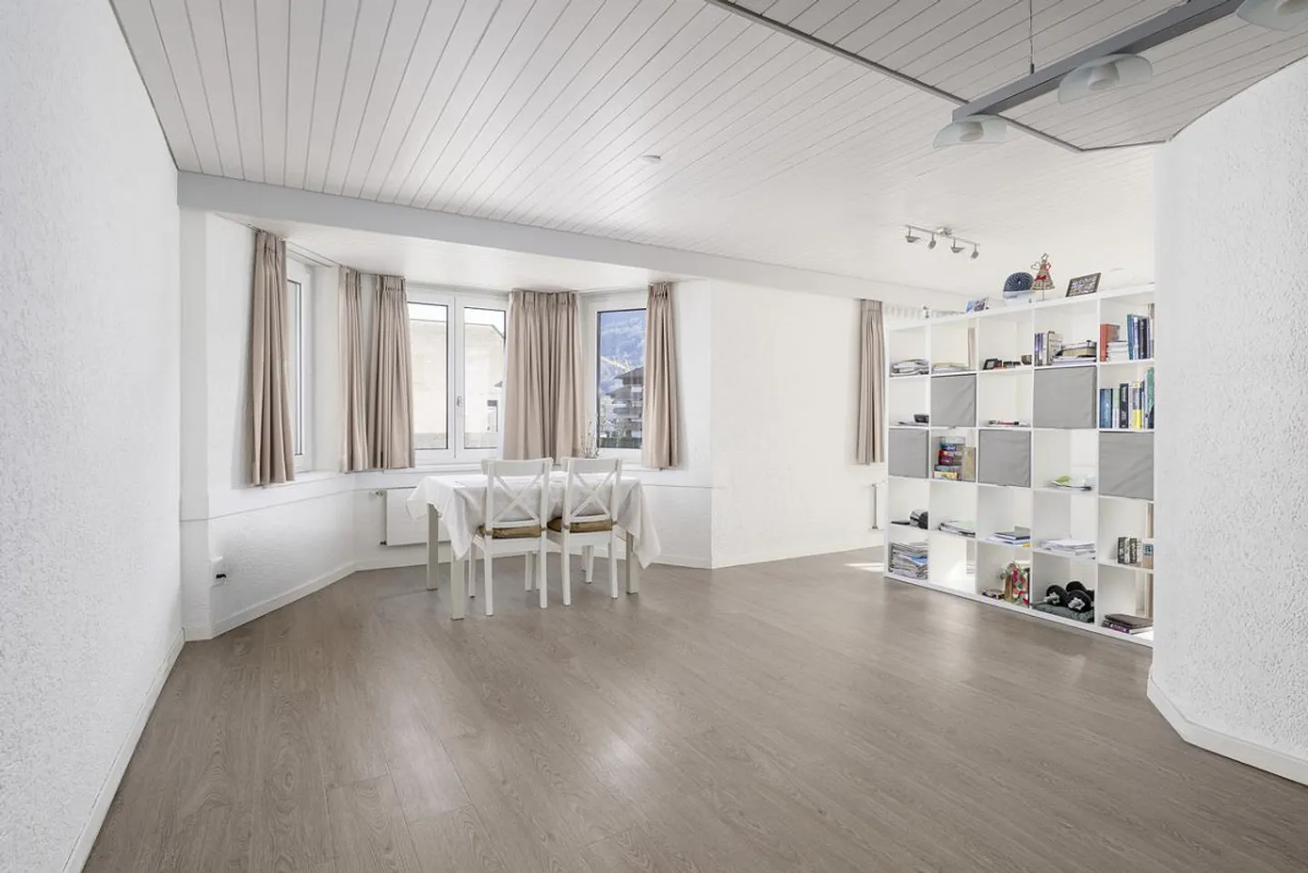 Proprietà di investimento con potenziale di aumento degli affitti a Siebnen - Foto 4 di 5