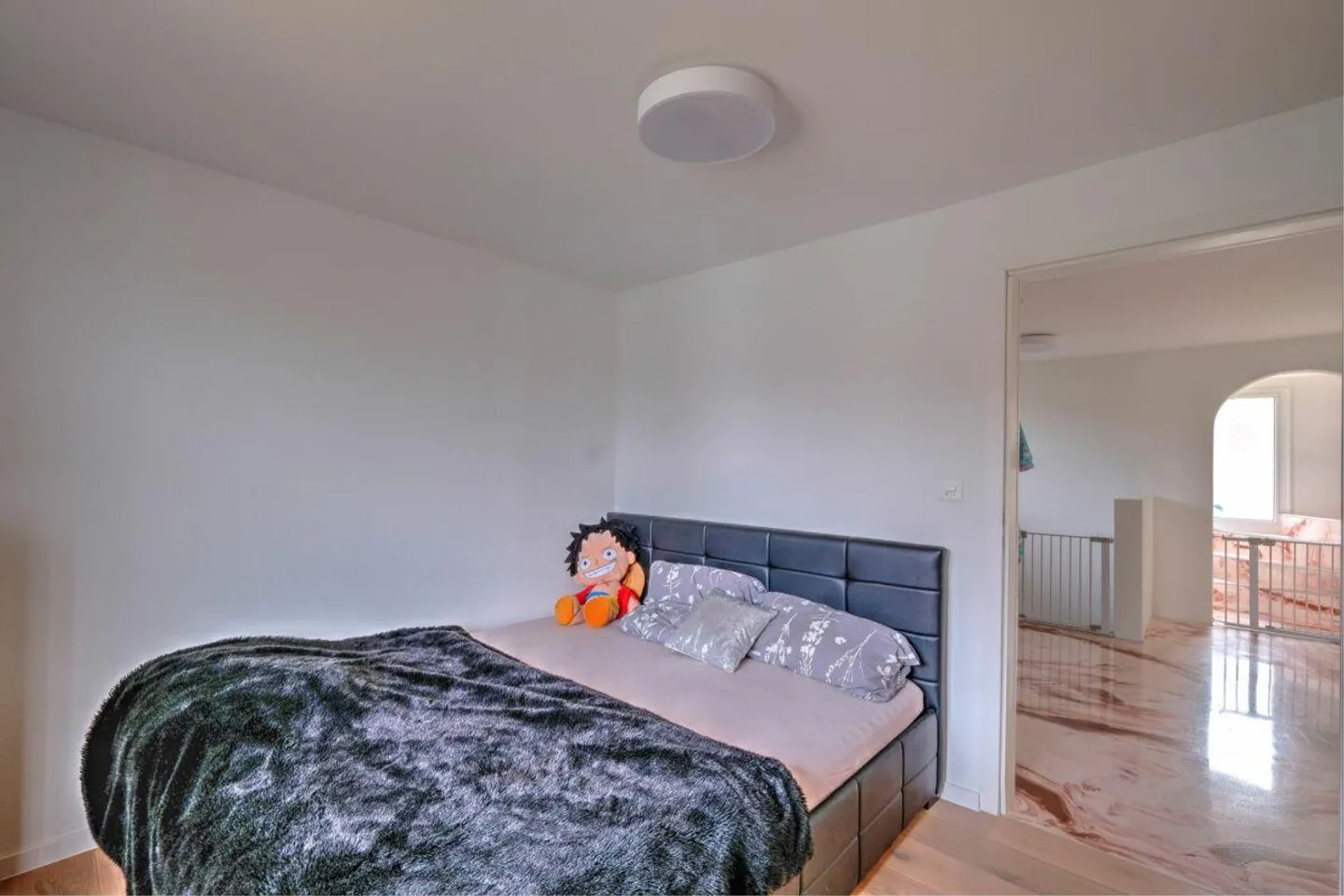 Bellissima casa unifamiliare di 8,5 stanze in una strada privata con giardino - Foto 19 di 23