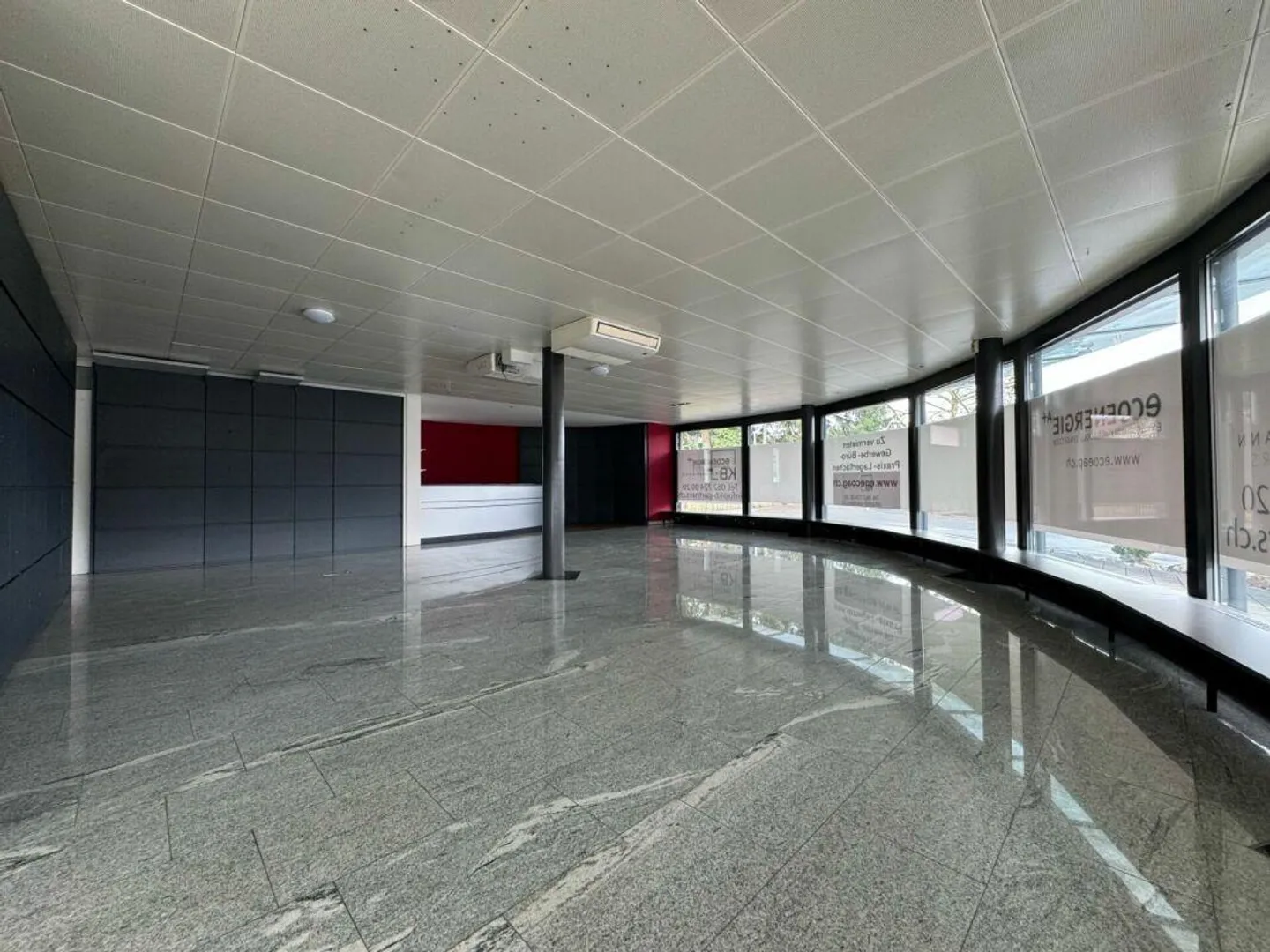 Spazi commerciali, studi, uffici e negozi in affitto in una posizione pubblica attraente - Foto 3 di 14