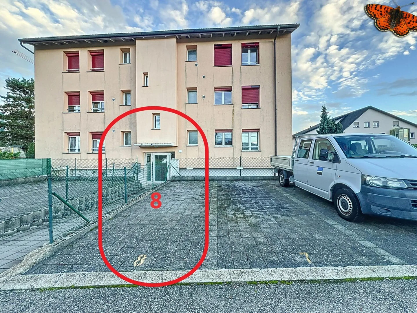 Belfaux - Außenparkplatz - Foto 1 von 3