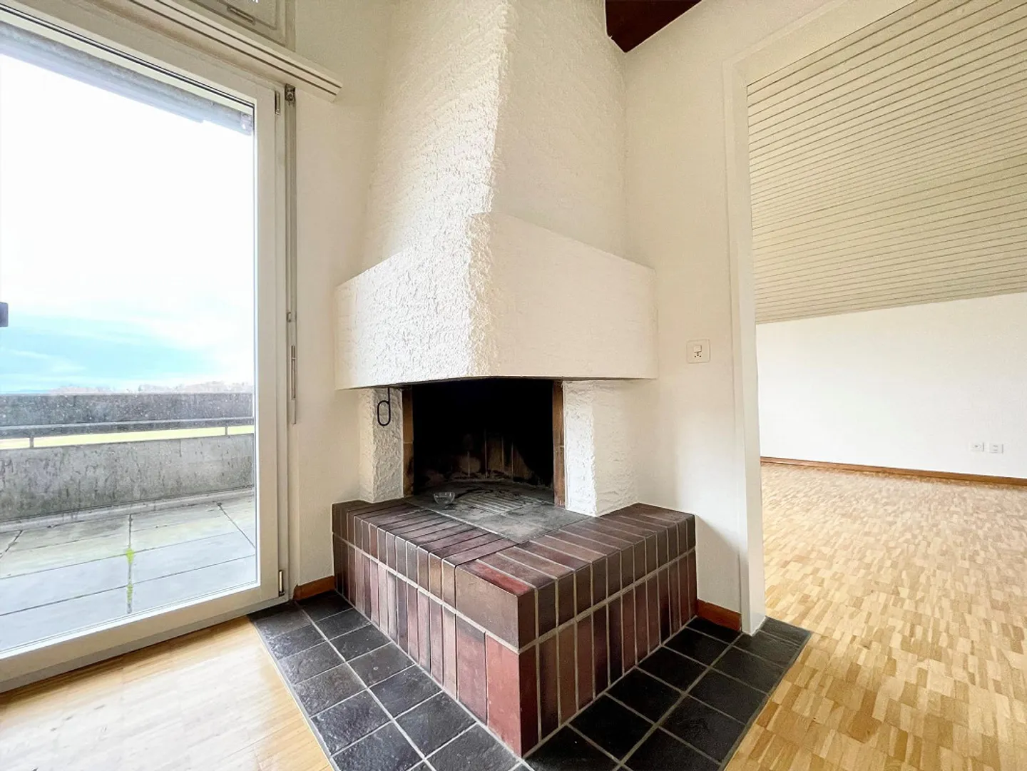 Appartamento attico moderno in posizione centrale e tranquilla - Foto 9 di 11