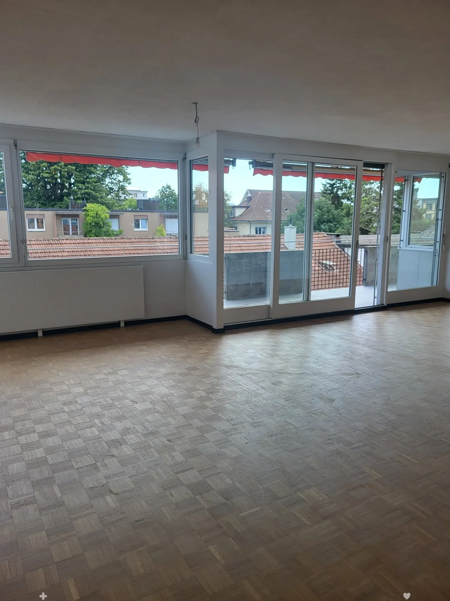 Appartement exceptionnel de 4,5 pièces avec divers balcons et ascenseur à Bienne - Photo 5 sur 19