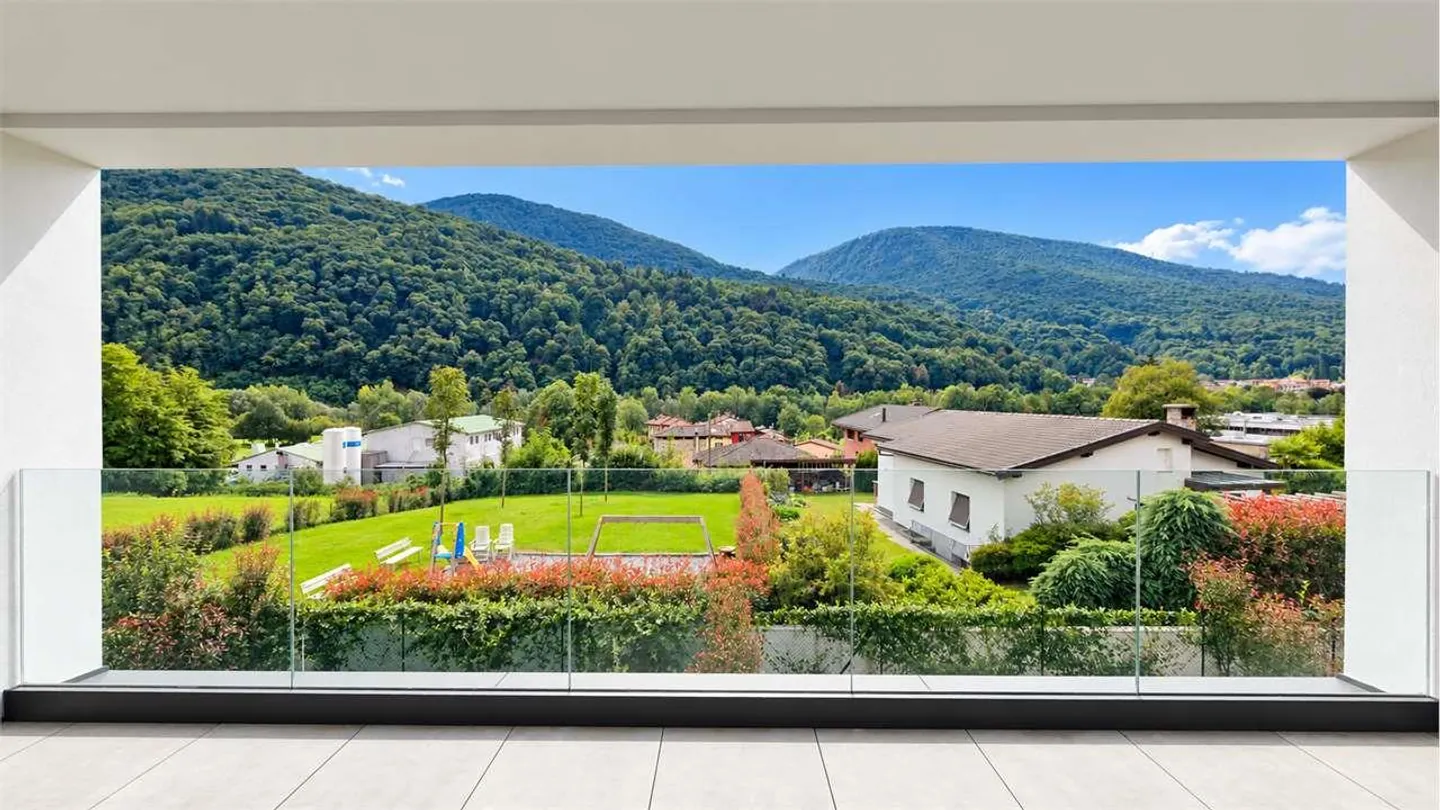 Modernes 2,5-Zimmer-Apartment mit Terrasse in der Residenza Due Laghi - Foto 11 von 13