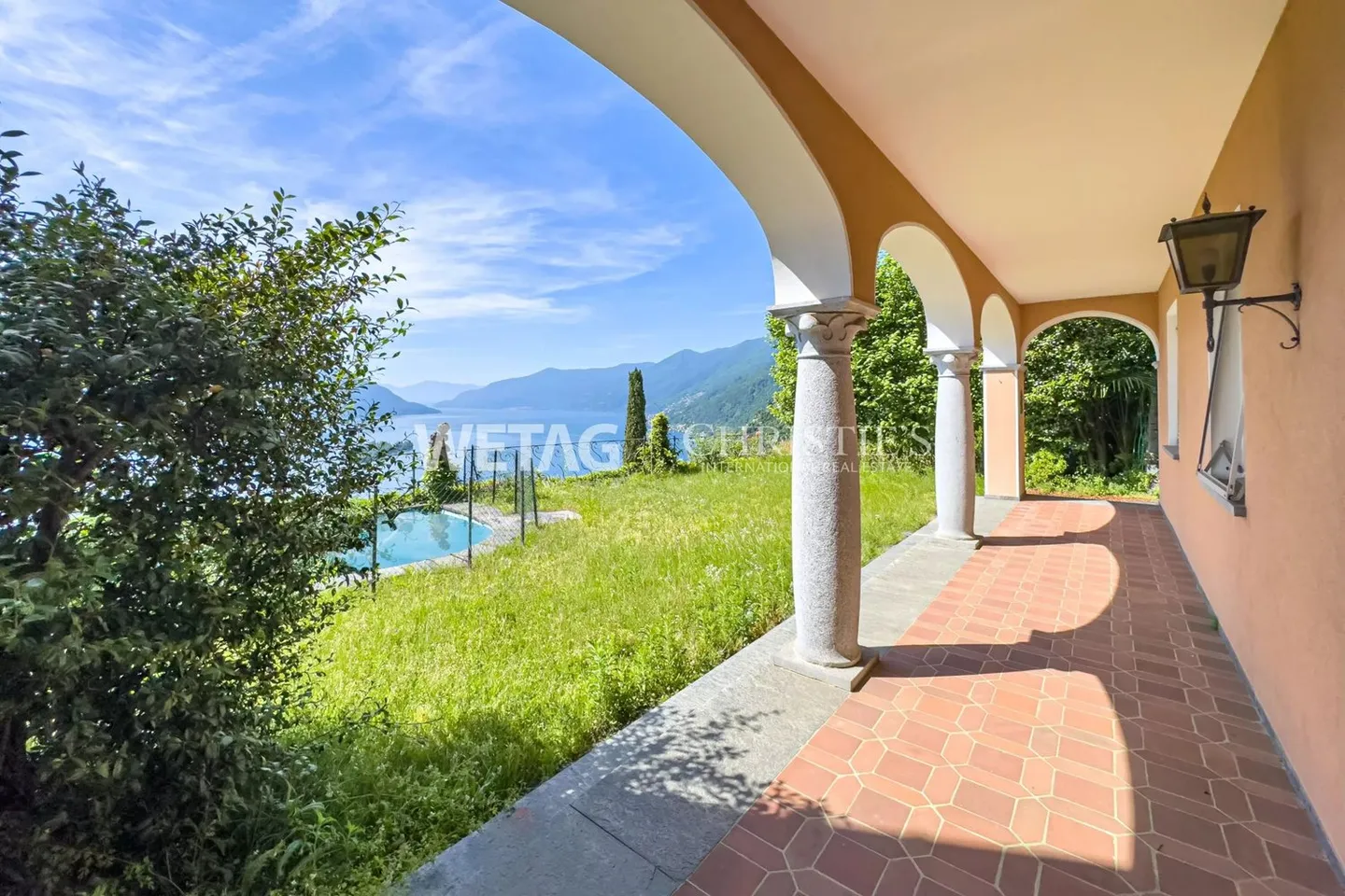 Villa méditerranéenne avec grand jardin, piscine extérieure et vue panoramique à vendre à Ronco sopra Ascona - Photo 6 sur 13