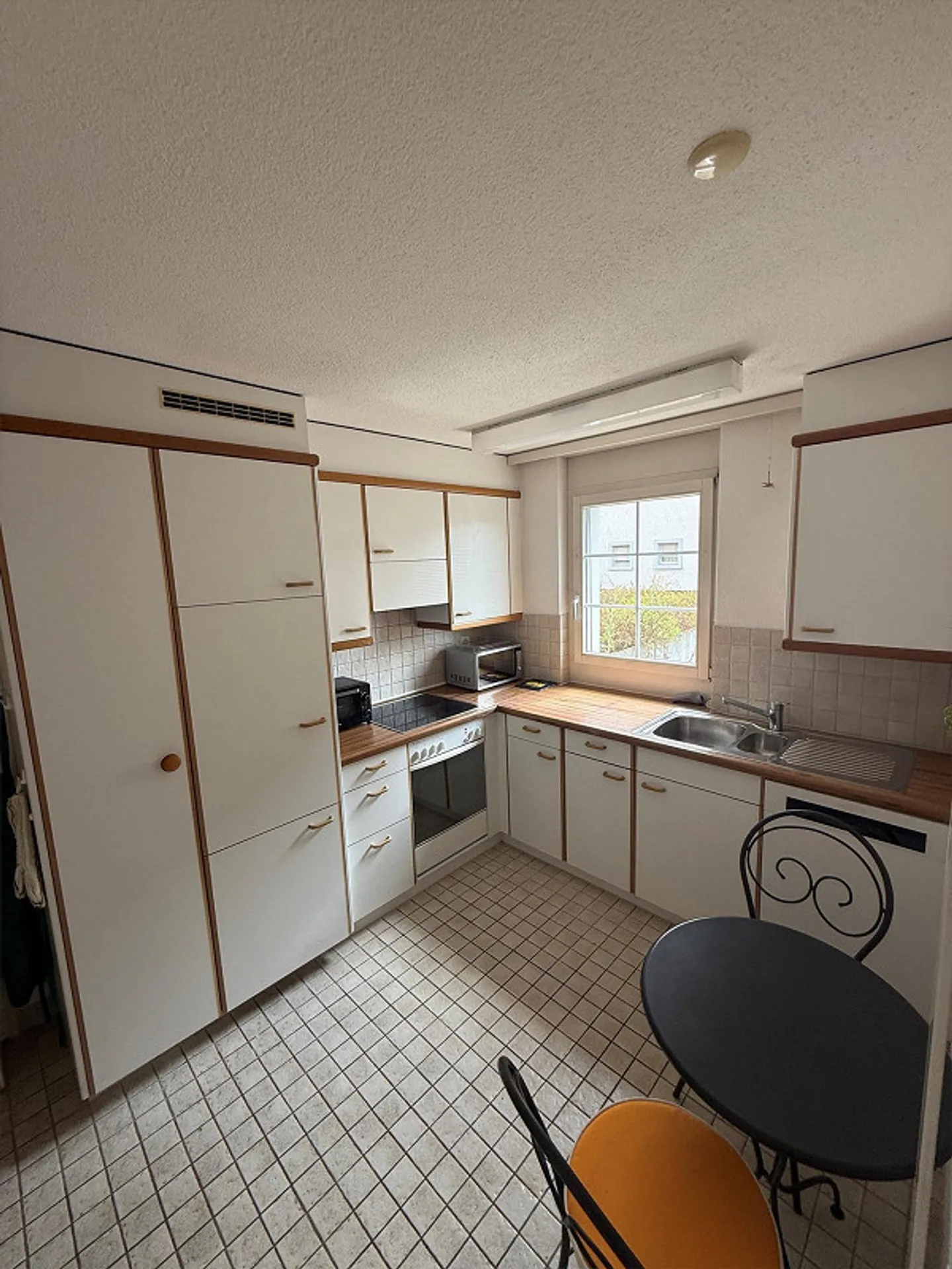 Appartement 3.5 pièces dans un emplacement central à Affoltern am Albis - Photo 2 sur 8