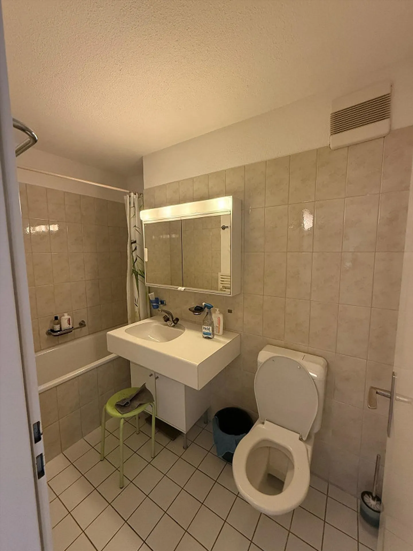 Appartement 3.5 pièces dans un emplacement central à Affoltern am Albis - Photo 3 sur 8