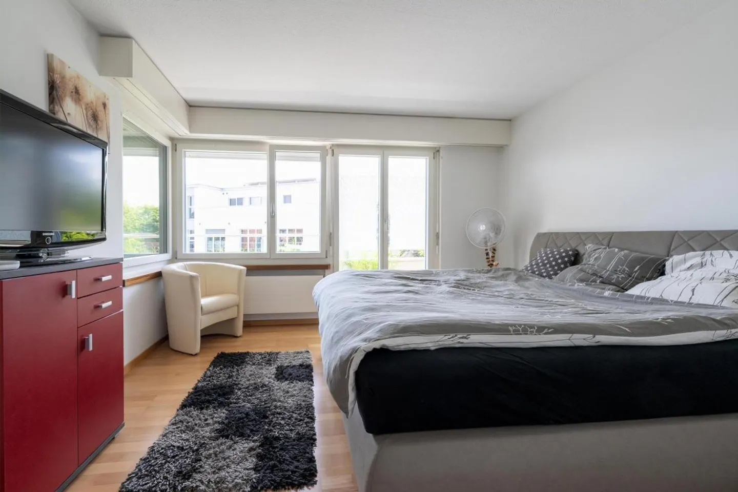 Spacious Apartment - Photo 6 of 10