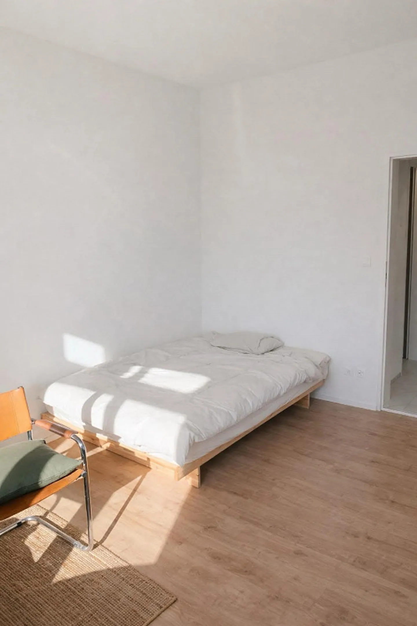 Studio luminoso nel popolare quartiere 6 - Foto 3 di 5