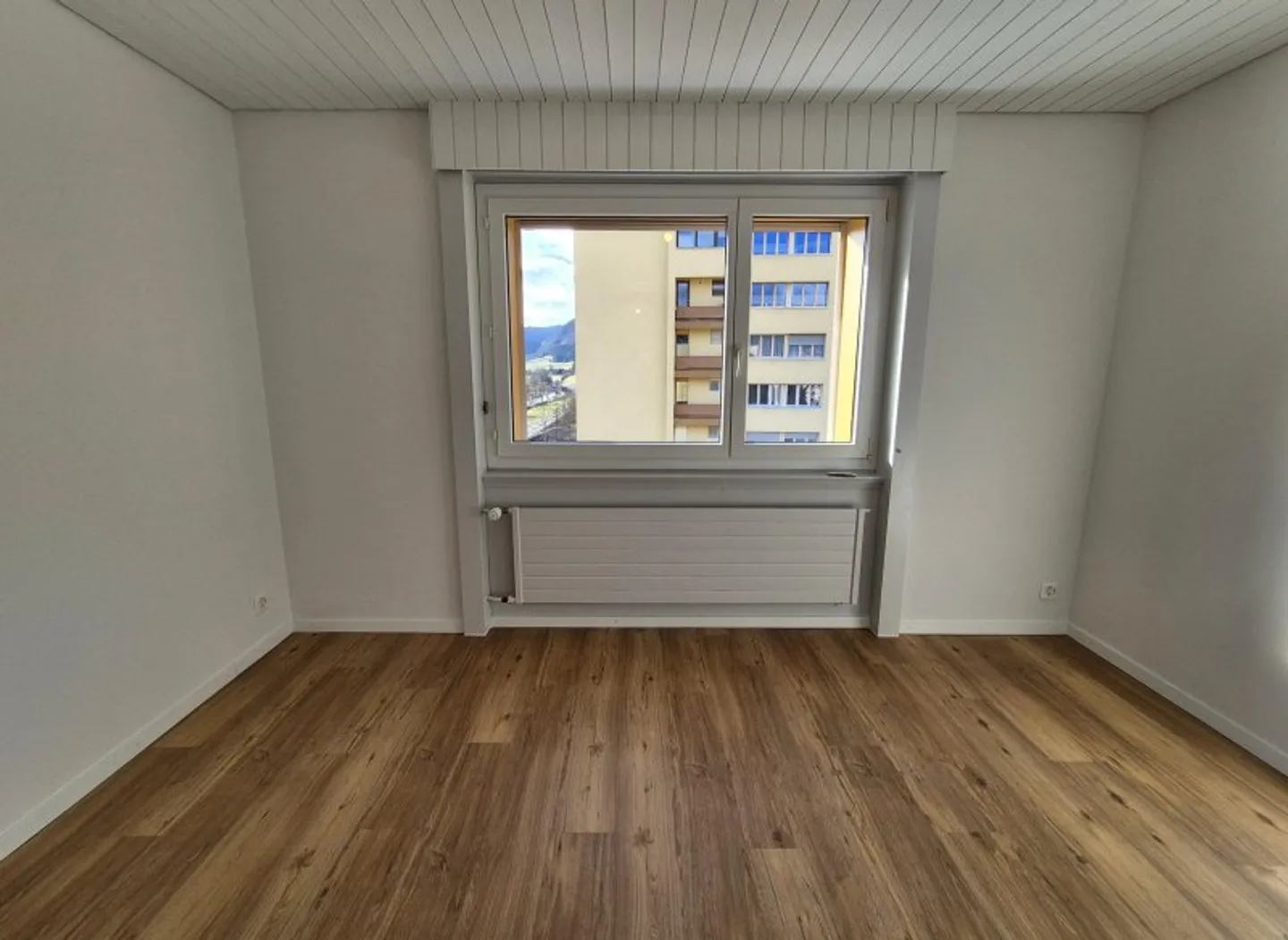 01666 - Appartement 4 Chambres - Rue de la Flamme 16 - COUVET - Photo 3 sur 5