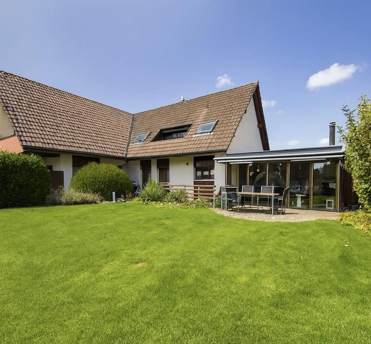 5 1/2 stanze - Casa bifamiliare con giardino a Niederrohrdorf AG - Foto 1 di 15