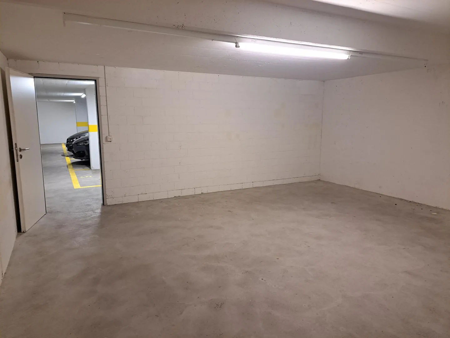 Geräumiger Lagerraum - Foto 3 von 5