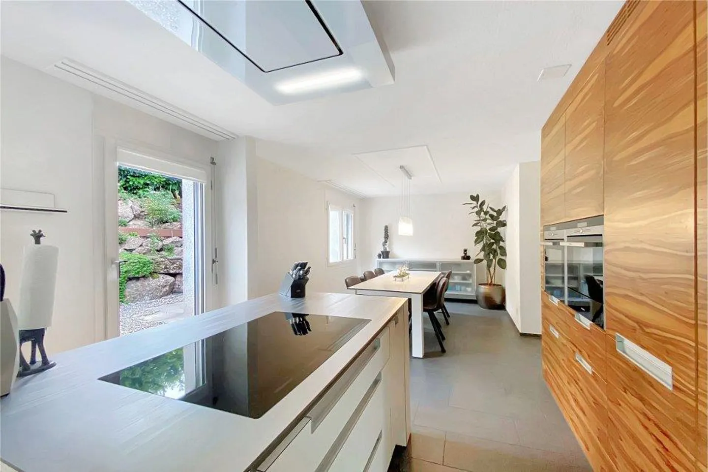 Une fantastique maison individuelle de 5 ½ pièces dans un endroit calme et familial - Photo 3 sur 4