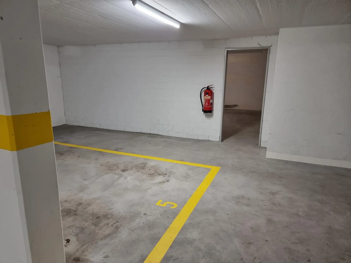 Geräumiger Lagerraum - Foto 4 von 5