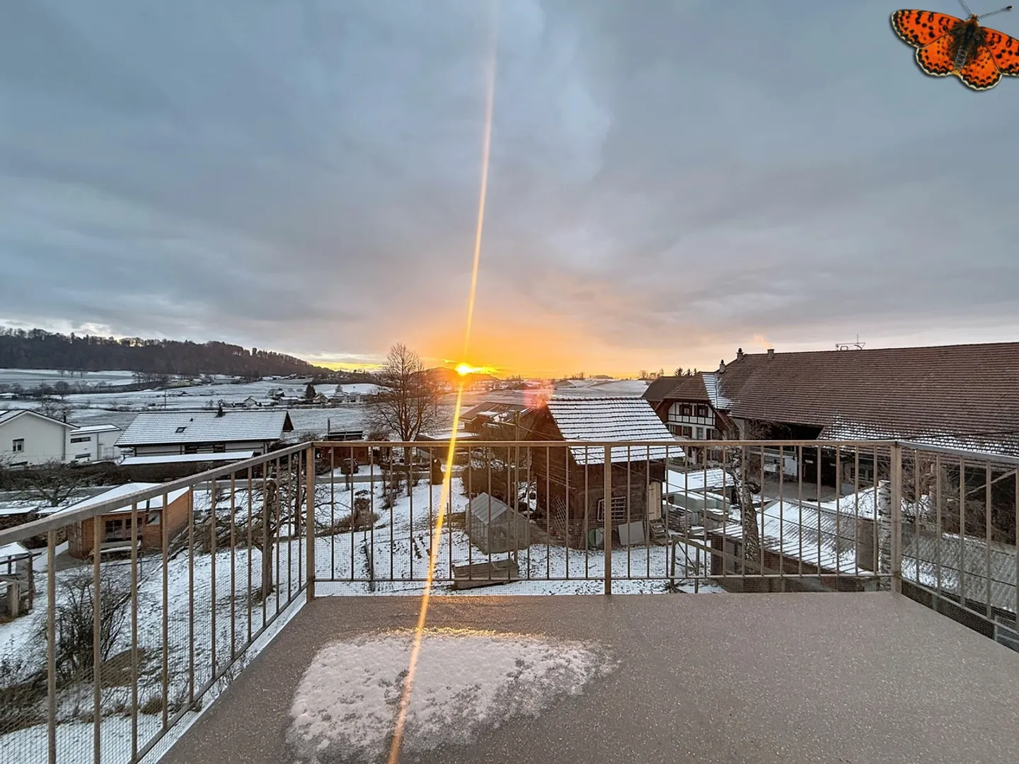 4 Rooms - Quiet Location - Photo 3 of 16