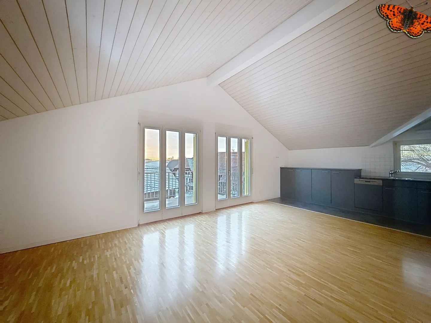 4 Rooms - Quiet Location - Photo 5 of 16