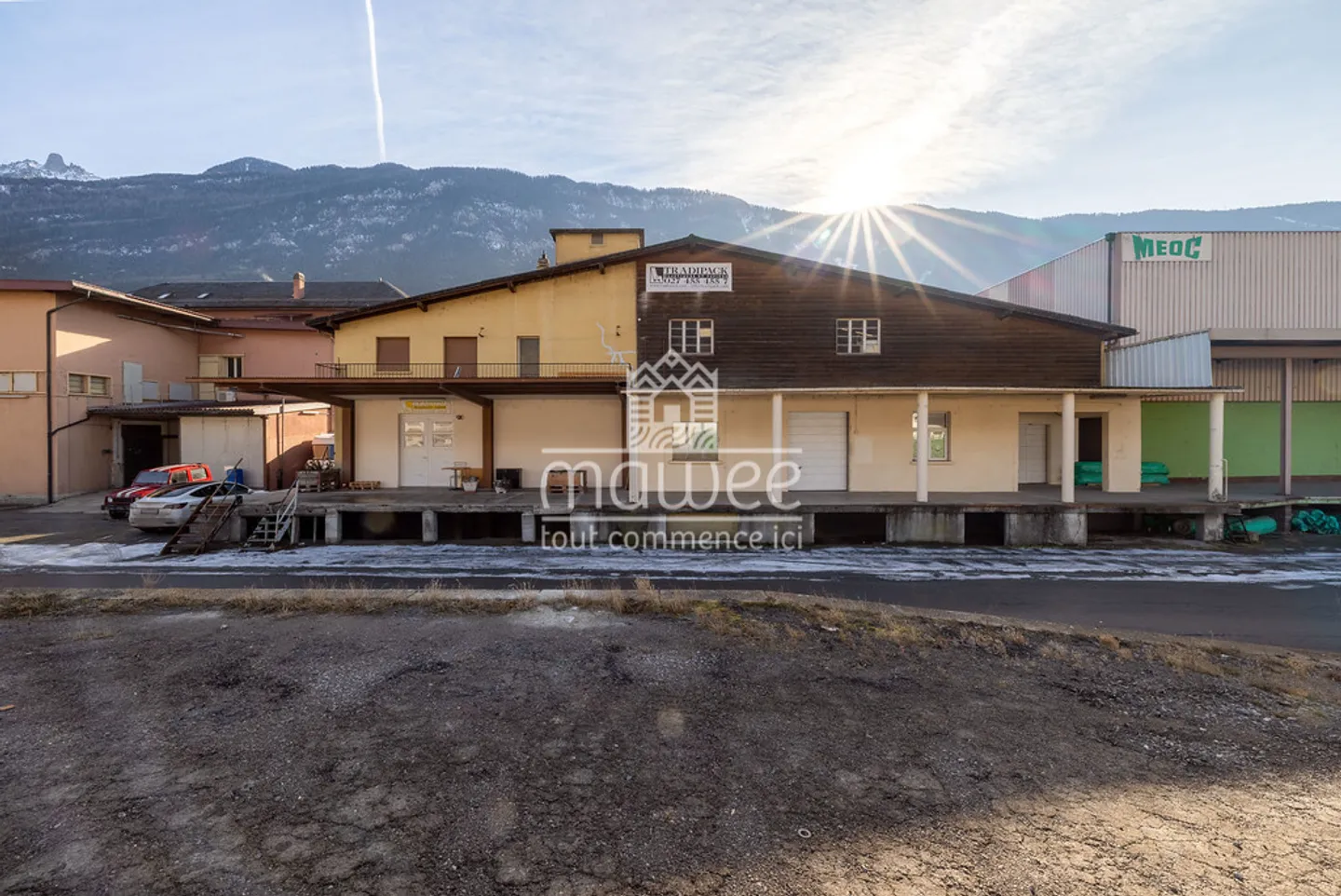 Industrial Building in Charrat - Photo 1 of 11