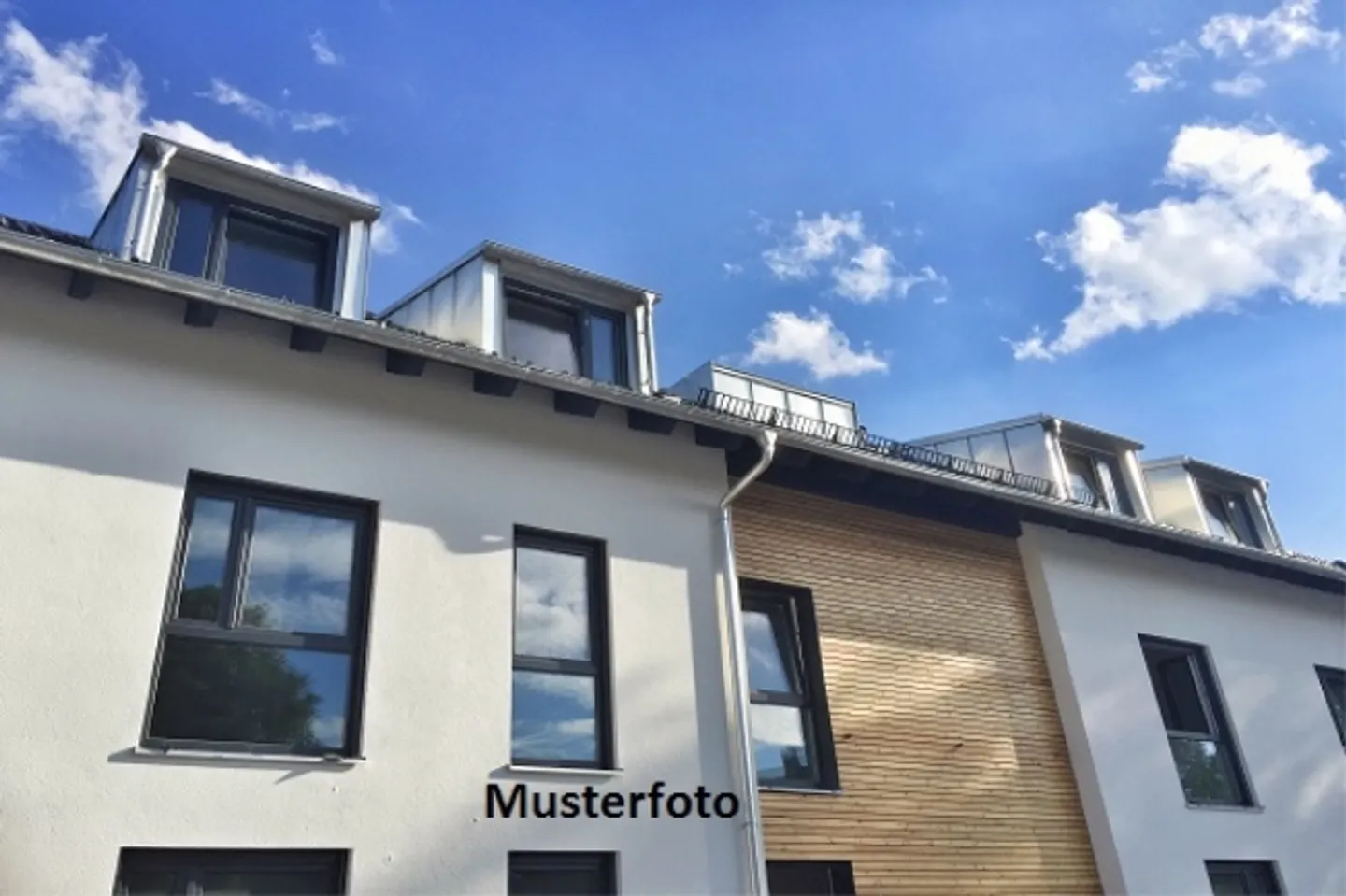 *Casa unifamiliare d'angolo con 2 posti auto* - Foto 1 di 1