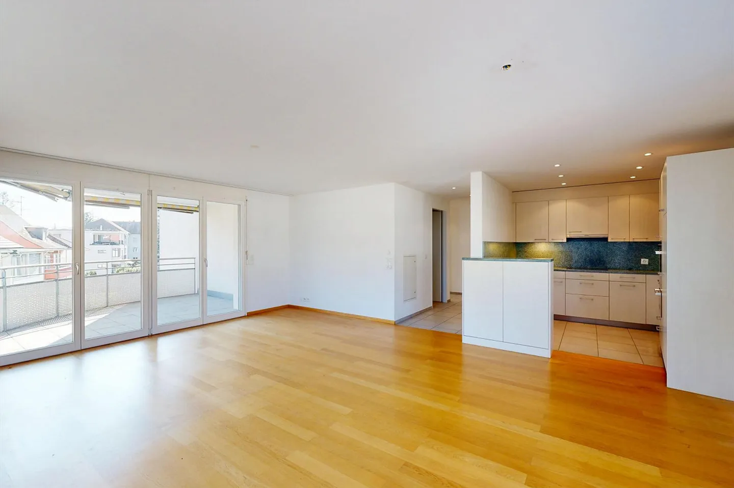 Condominium de 4,5 pièces dans un emplacement central - Photo 2 sur 16