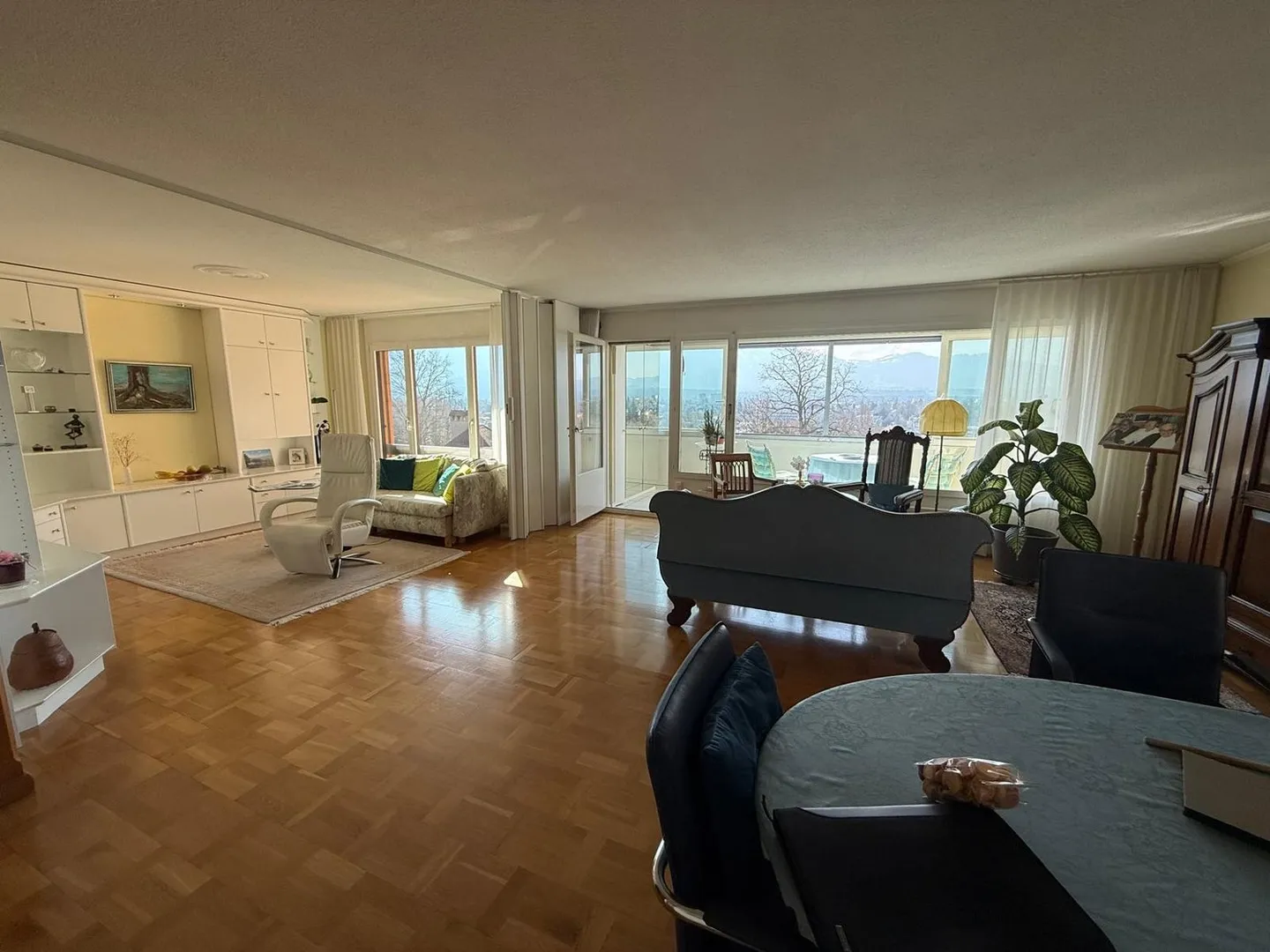 Spacious and bright 4.5-room apartment with mountain view in Thun - Photo 4 of 20