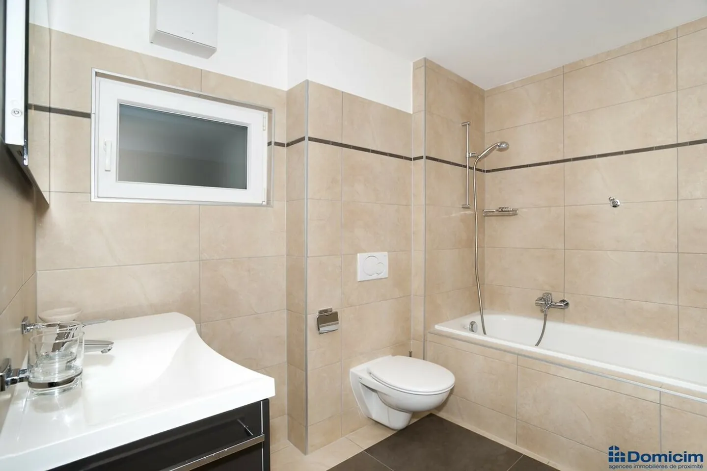 FOR RENT - 3.5 room apartment with character - Photo 8 of 8