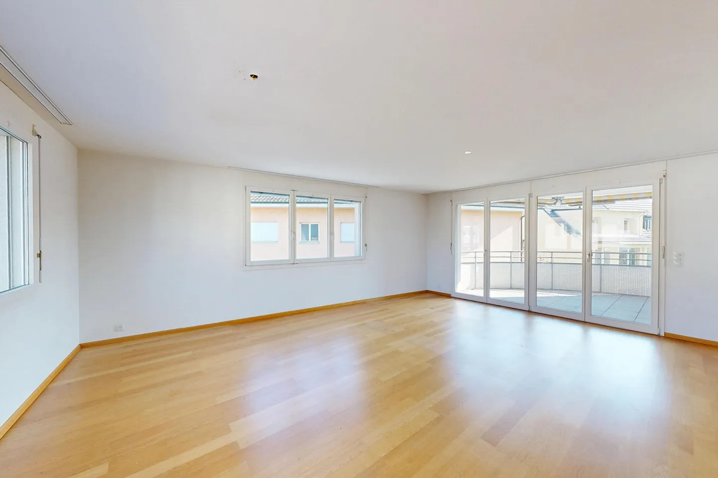 Condominium de 4,5 pièces dans un emplacement central - Photo 3 sur 16