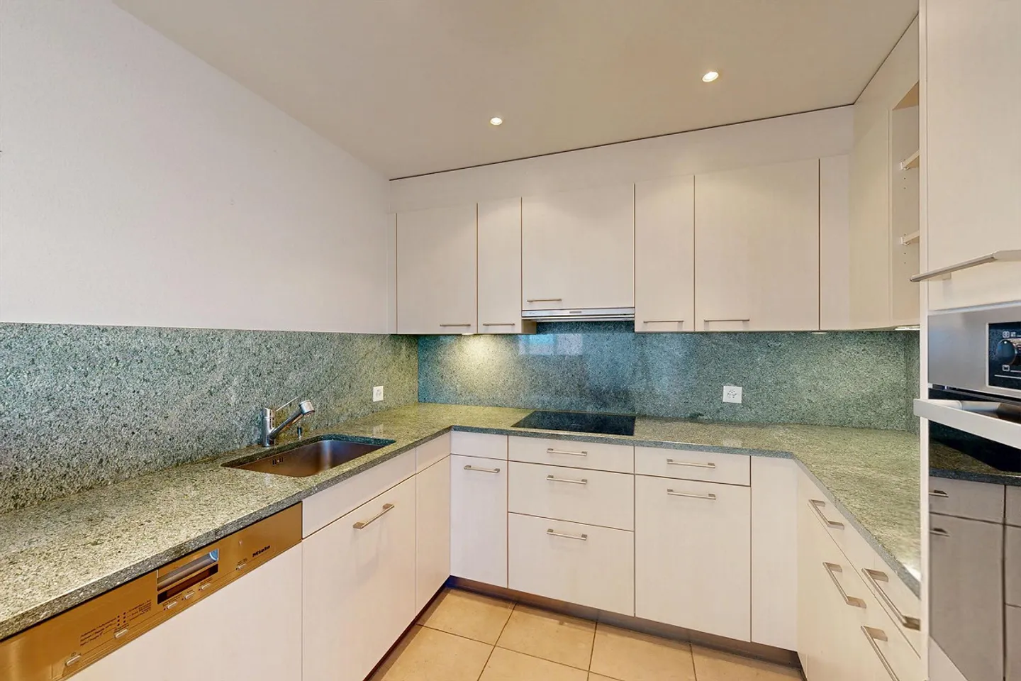 Condominium de 4,5 pièces dans un emplacement central - Photo 6 sur 16