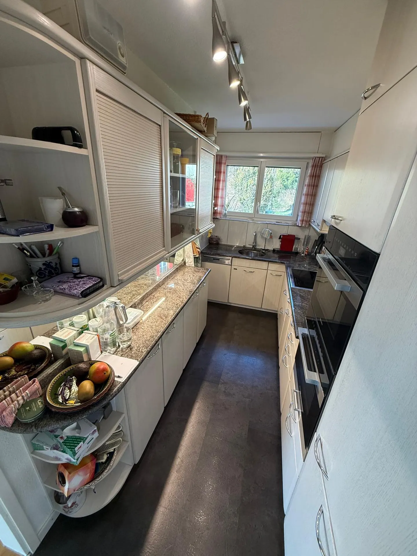 Spacious and bright 4.5-room apartment with mountain view in Thun - Photo 10 of 20