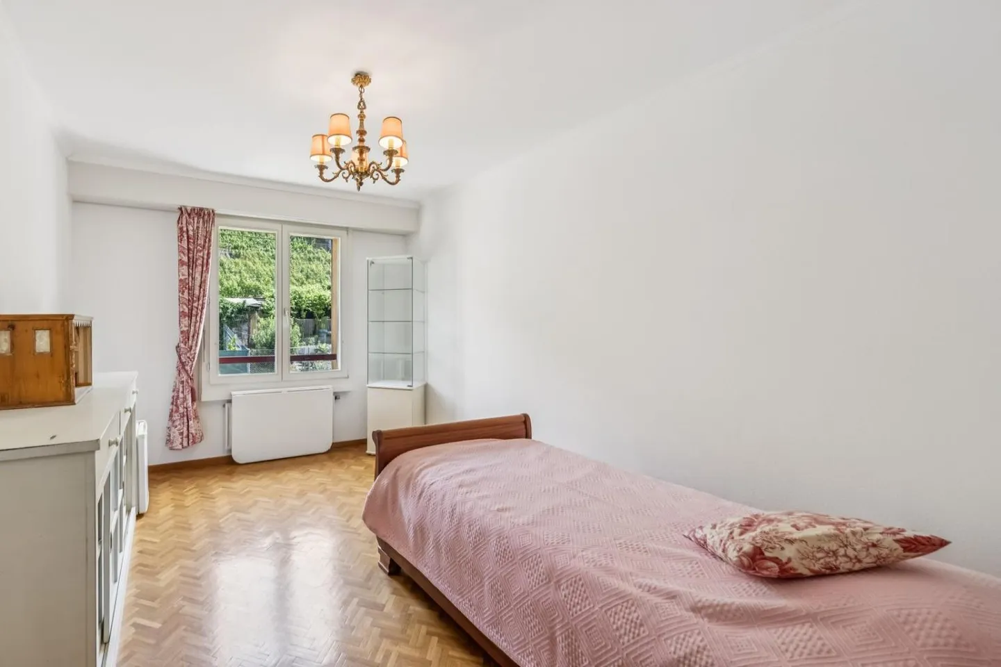 Ideal location for this charming 3.5-room apartment with lake view - Photo 10 of 12