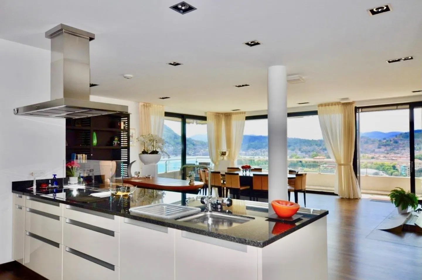 Magnificent Luxury Penthouse mit Dachterrasse und Blick auf den Luganersee - Foto 11 von 21
