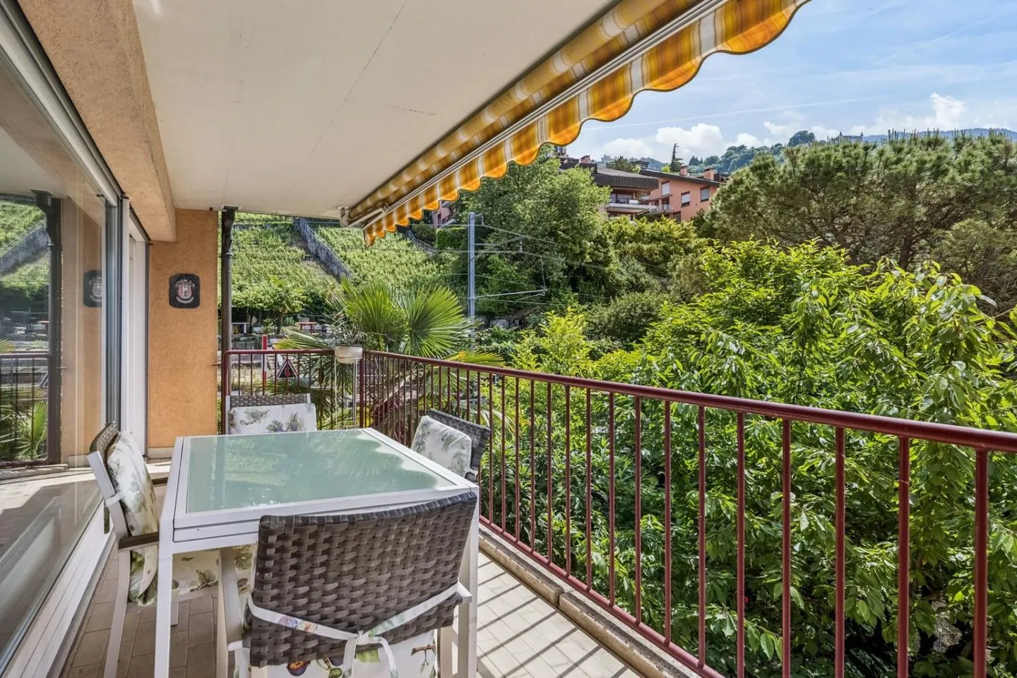 Ideal location for this charming 3.5-room apartment with lake view - Photo 11 of 12