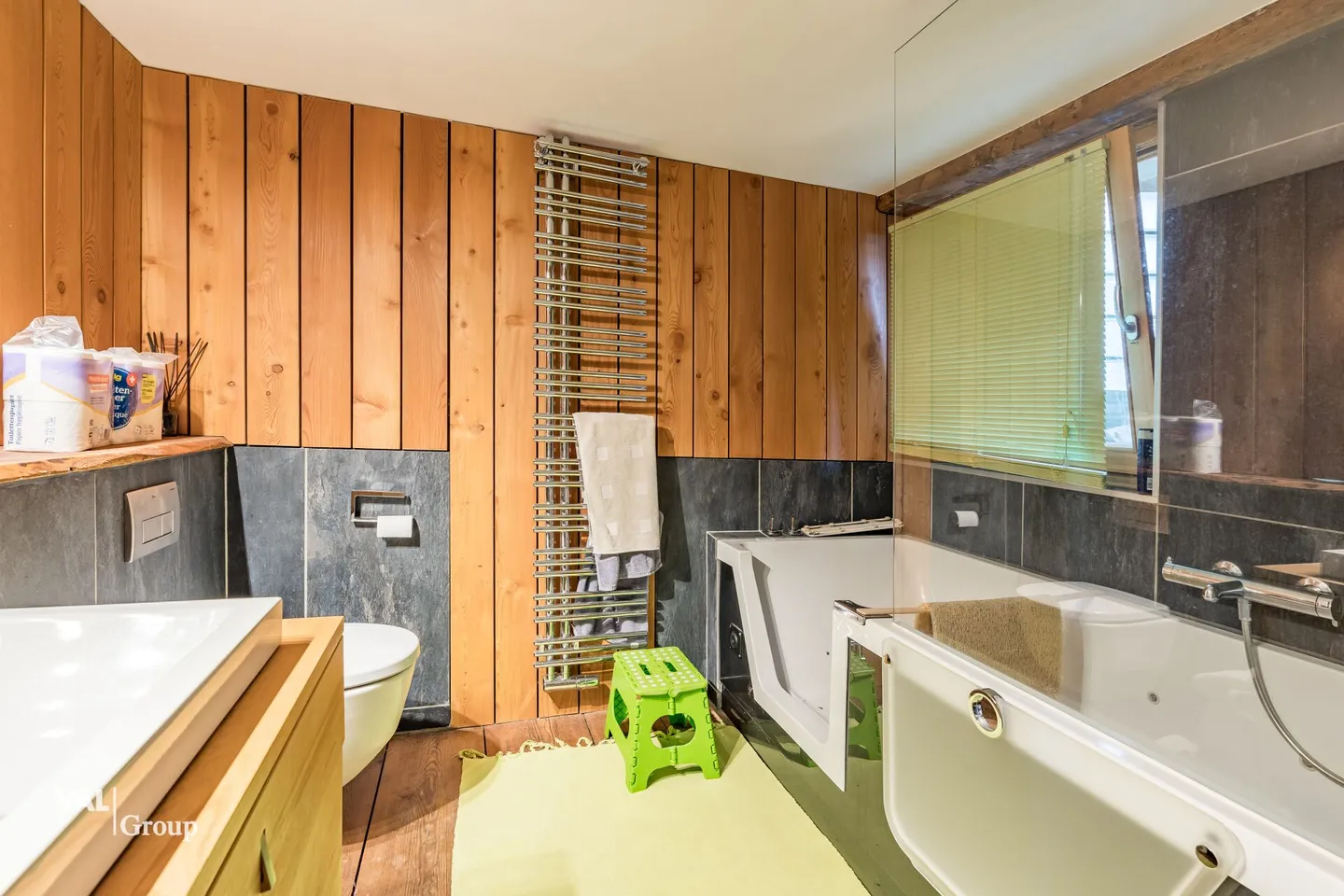 Top renovated apartment in the heart of Eischoll including 3 outdoor parking spaces - Photo 8 of 11