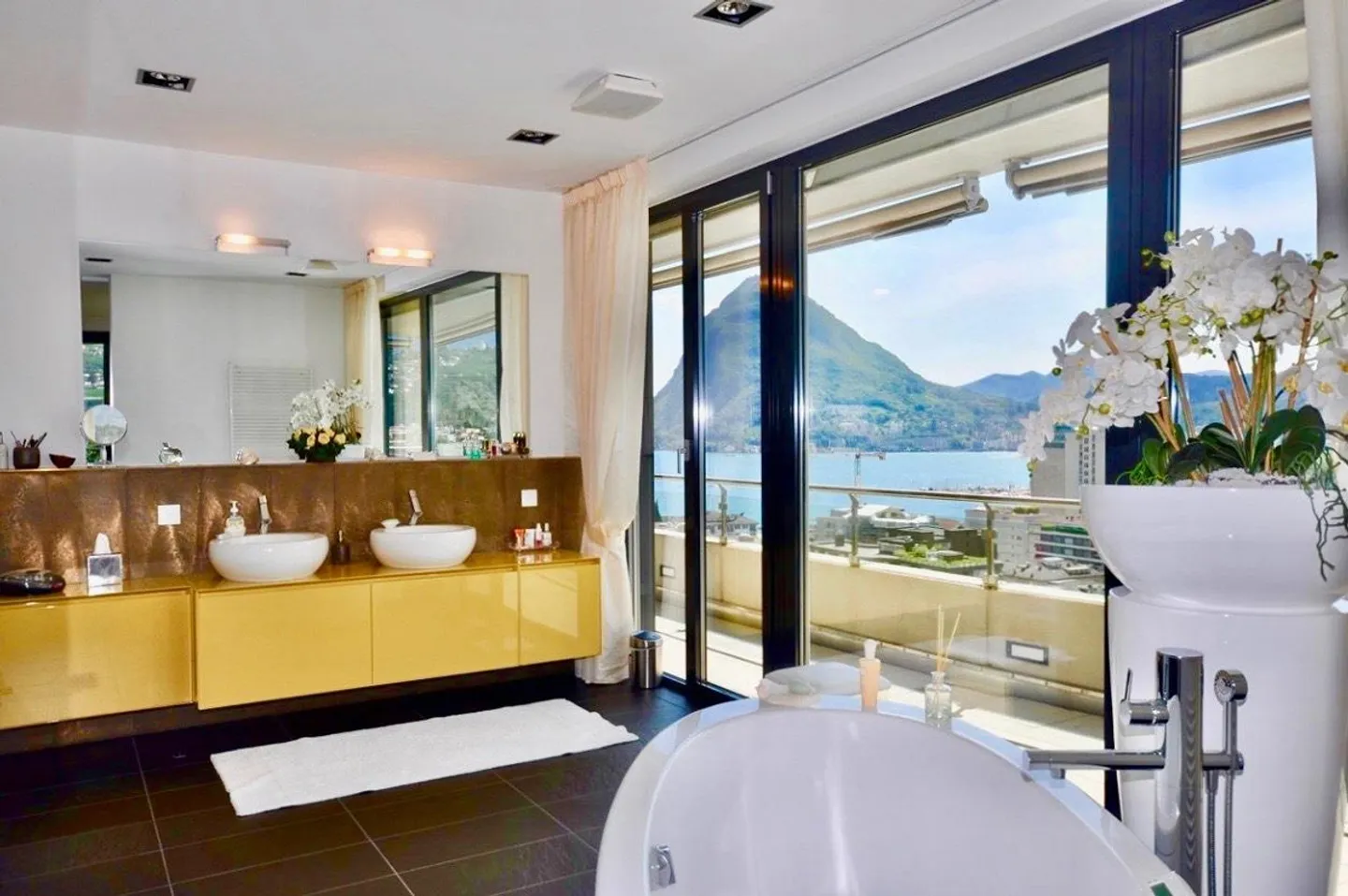 Magnificent Luxury Penthouse mit Dachterrasse und Blick auf den Luganersee - Foto 15 von 21