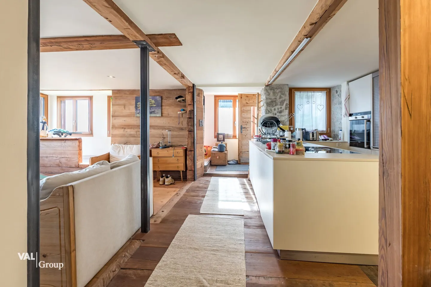 Top renovated apartment in the heart of Eischoll including 3 outdoor parking spaces - Photo 2 of 11