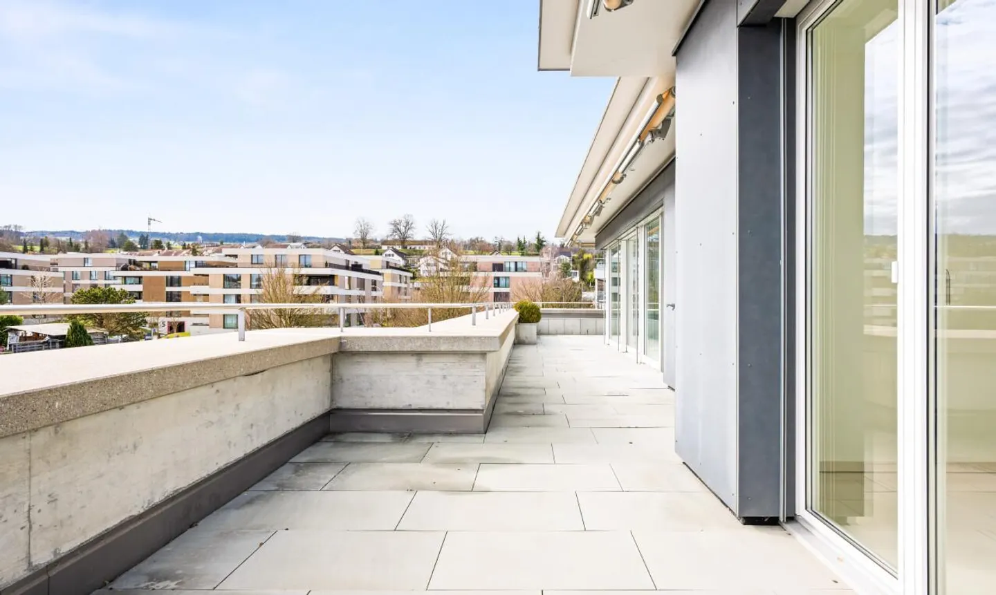 Exclusive Penthouse Jewel: Generosity and Luxury at the Highest Level - Photo 9 of 11
