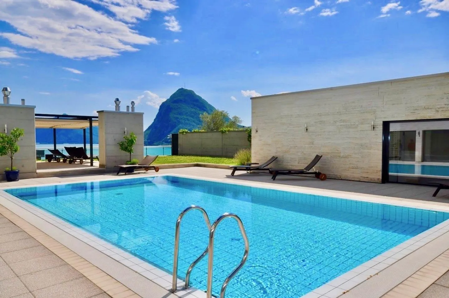 Magnificent Luxury Penthouse mit Dachterrasse und Blick auf den Luganersee - Foto 20 von 21