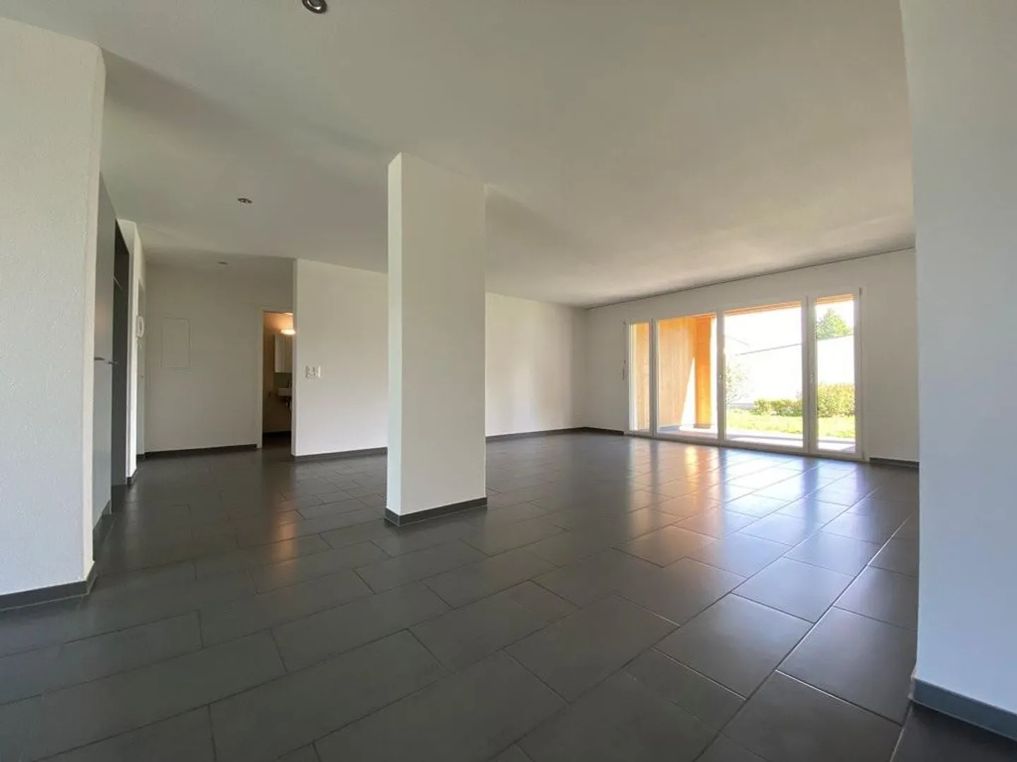 Modern apartment in a quiet location - Photo 5 of 12