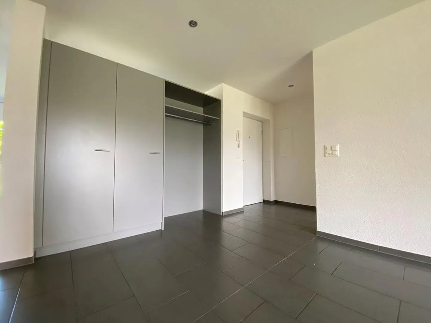 Modern apartment in a quiet location - Photo 2 of 12