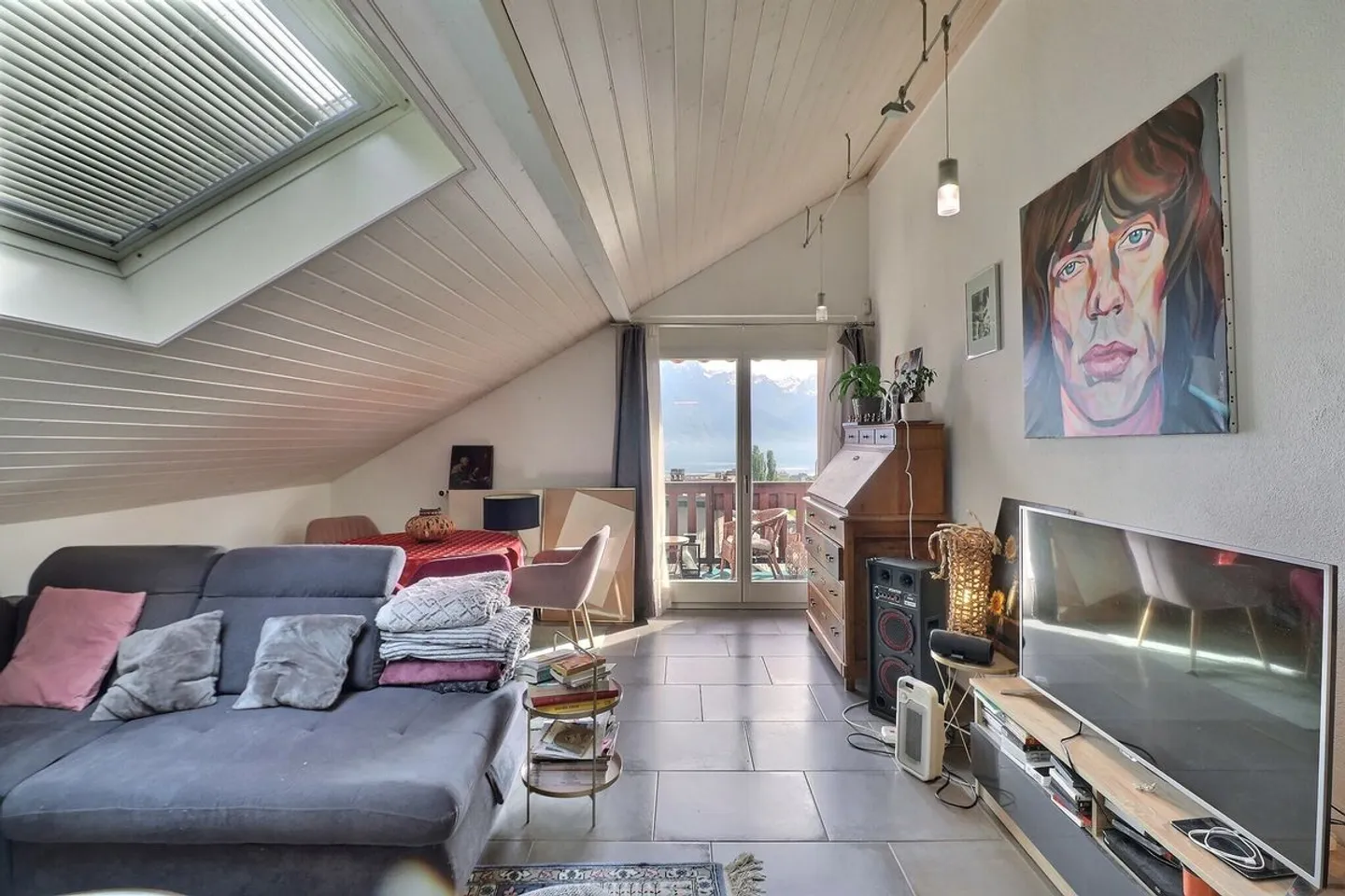 Appartement charmant de 3,5 pièces à louer avec une vue panoramique imprenable sur le lac et les Alpes - Photo 5 sur 12