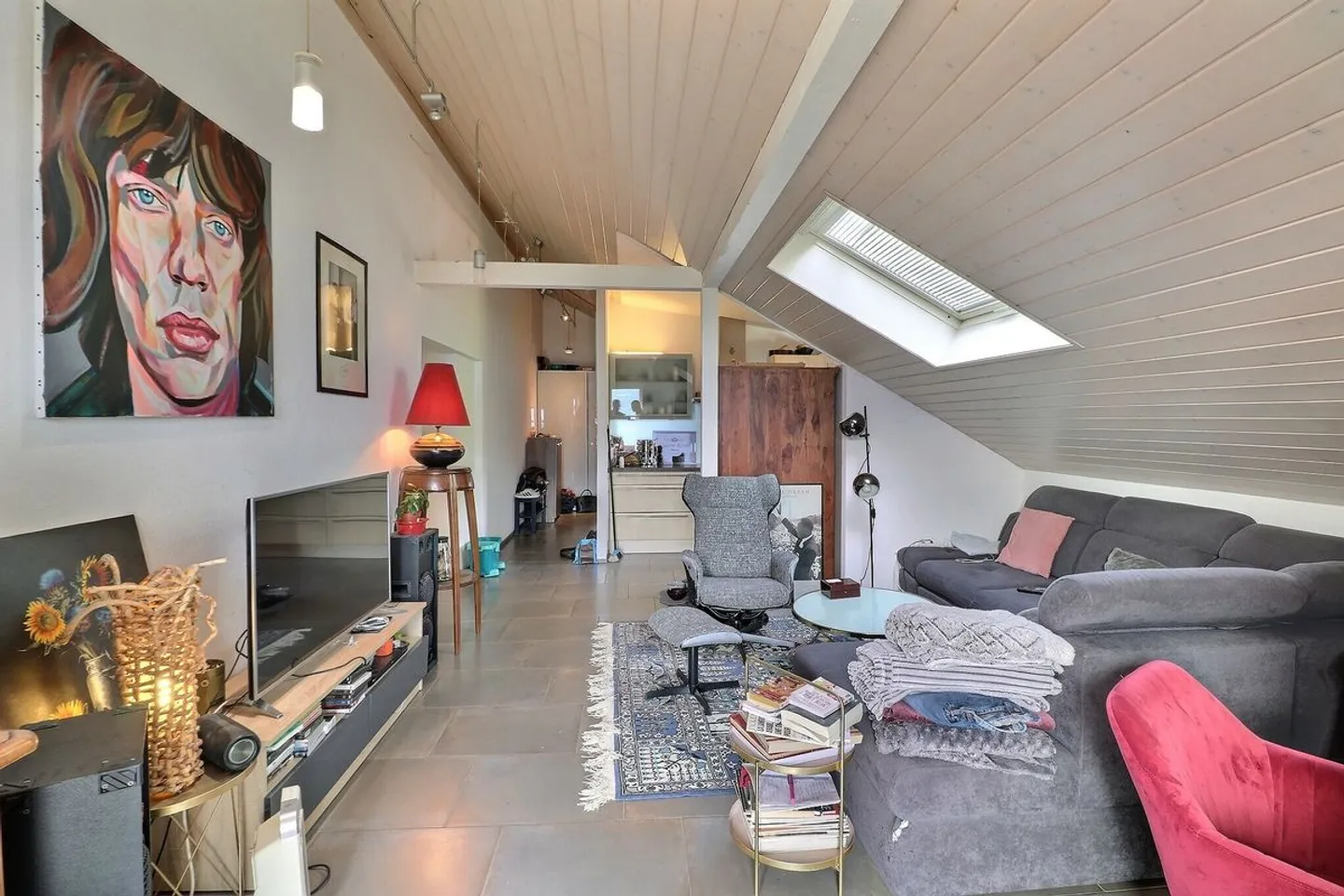 Appartement charmant de 3,5 pièces à louer avec une vue panoramique imprenable sur le lac et les Alpes - Photo 6 sur 12