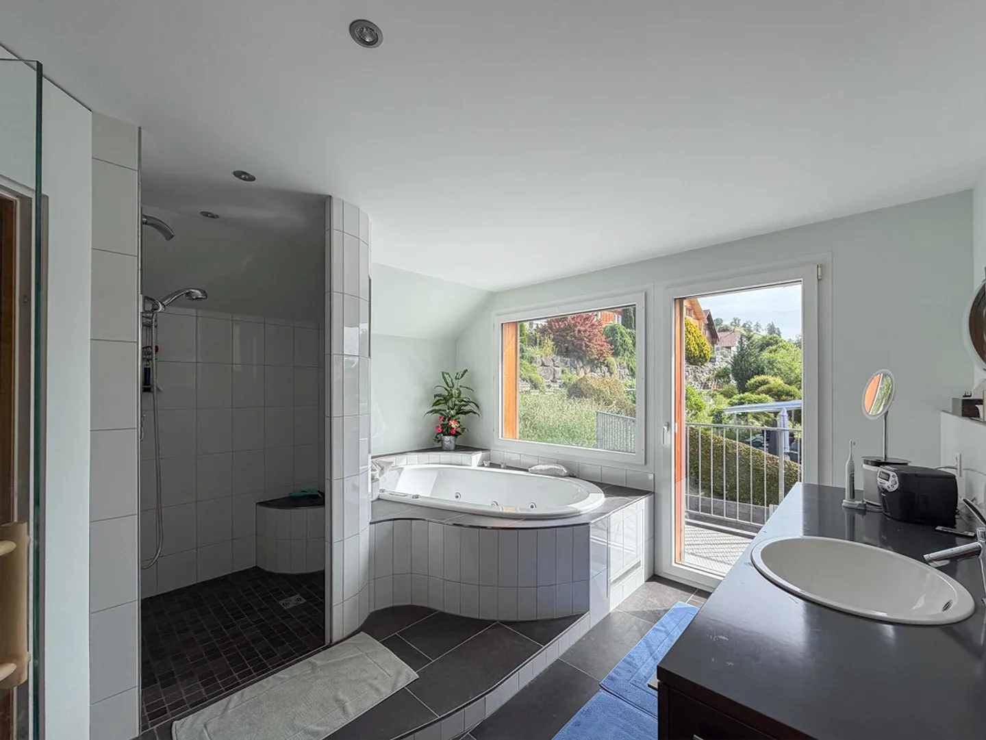 4-room apartment with panoramic view of the Alpstein and the Säntis - Photo 7 of 11