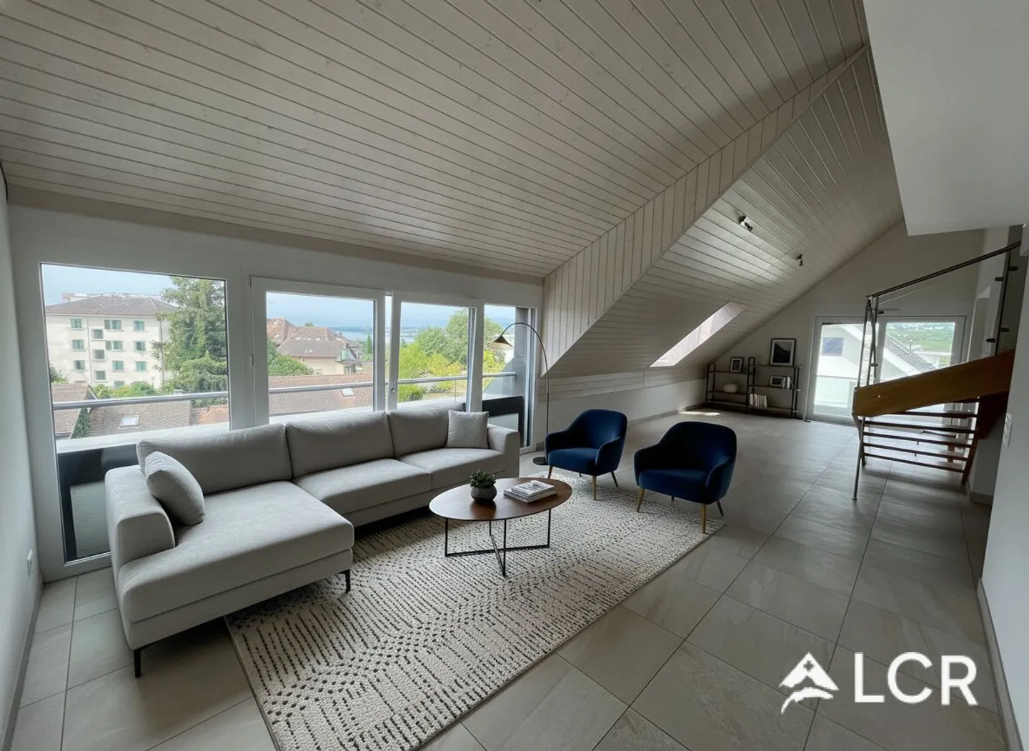 Magnificent 4.5-room apartment / 3 bedrooms / 2 bathrooms / 1 balcony - Photo 1 of 8