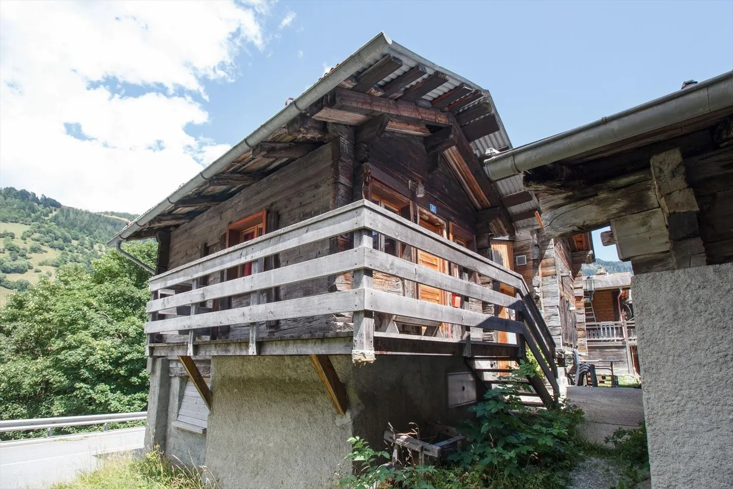 Chalet CH-13, Piccolo Chalet Vallese, Balcone con Vista - Foto 1 di 14