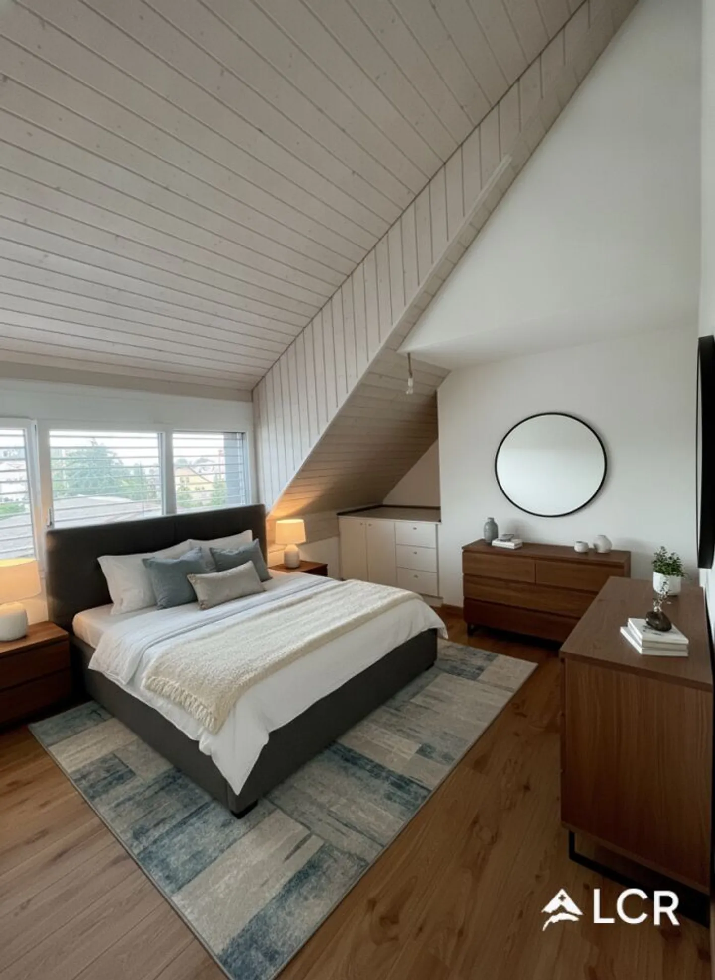 Magnificent 4.5-room apartment / 3 bedrooms / 2 bathrooms / 1 balcony - Photo 4 of 8