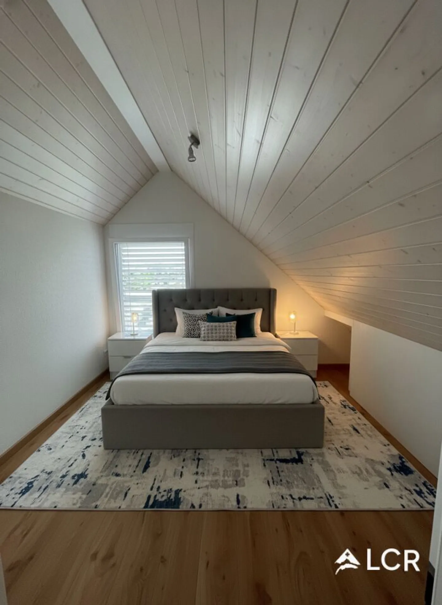Magnificent 4.5-room apartment / 3 bedrooms / 2 bathrooms / 1 balcony - Photo 5 of 8
