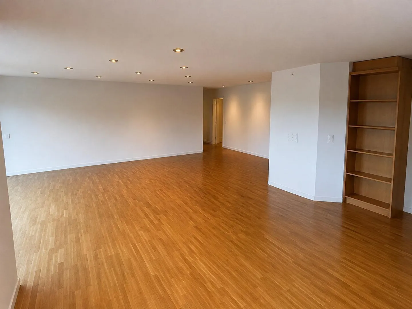 Helle 4½-Zimmer-Terrassenwohnung an sonniger Lage in Rothenthurm - Foto 3 di 12