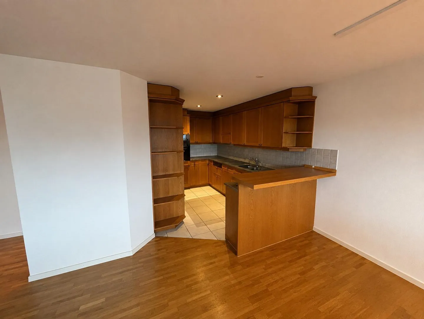 Helle 4½-Zimmer-Terrassenwohnung an sonniger Lage in Rothenthurm - Foto 4 di 12