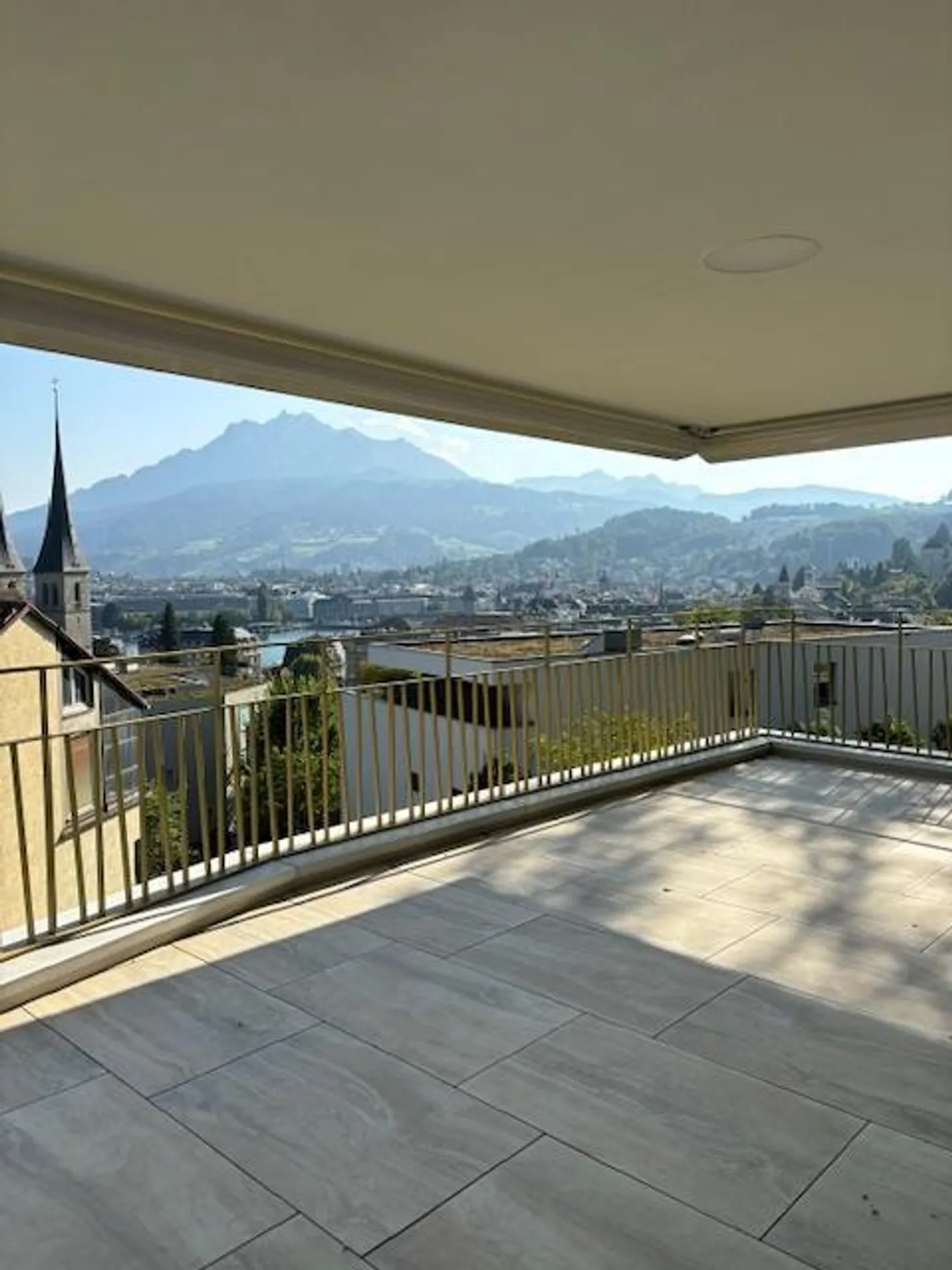 Vivere in una posizione privilegiata - Foto 4 di 14